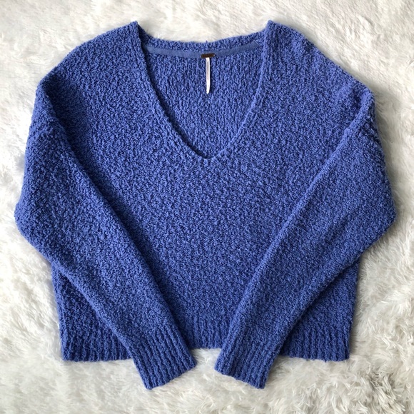 FREE PEOPLE • Finders Keepers Fuzzy Pullover Periwinkle Sweater V Neck SZ Small - Picture 3 of 16